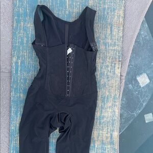Elegant Black Shapewear Bodysuit ARDYSS